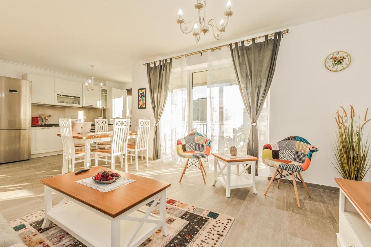 Elegant Sophia'S Apartment Braszów Zewnętrze zdjęcie