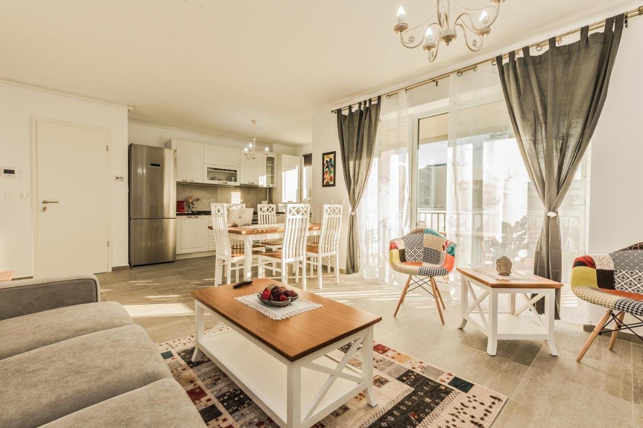 Elegant Sophia'S Apartment Braszów Zewnętrze zdjęcie