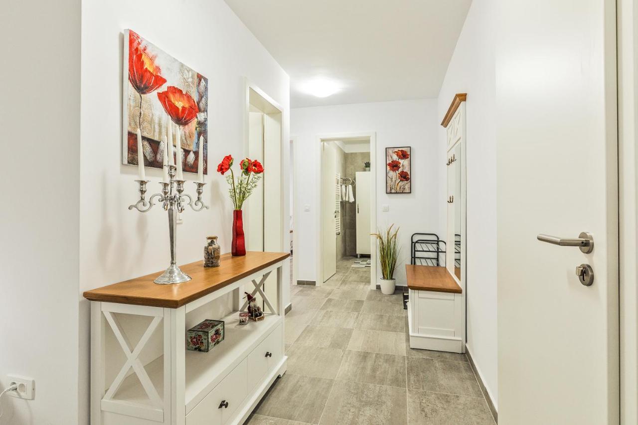 Elegant Sophia'S Apartment Braszów Zewnętrze zdjęcie